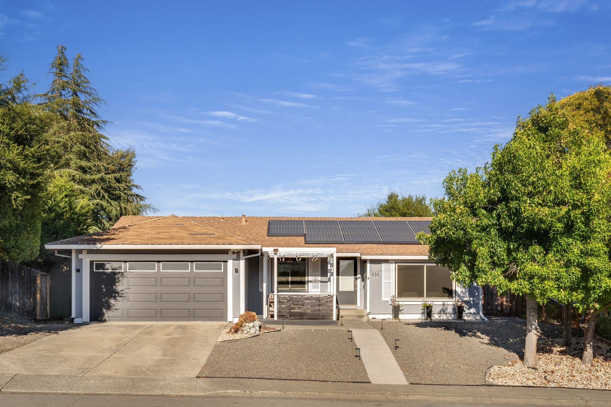 434 San Carlos Way, photograph 1 of 25.