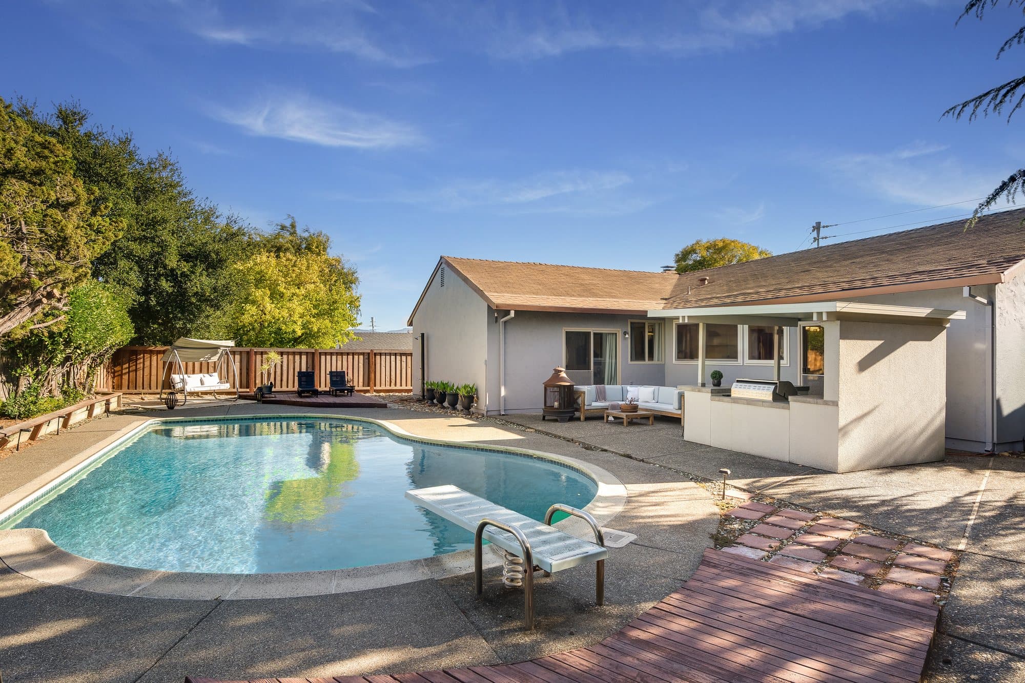 434 San Carlos Way, photograph 19 of 25.