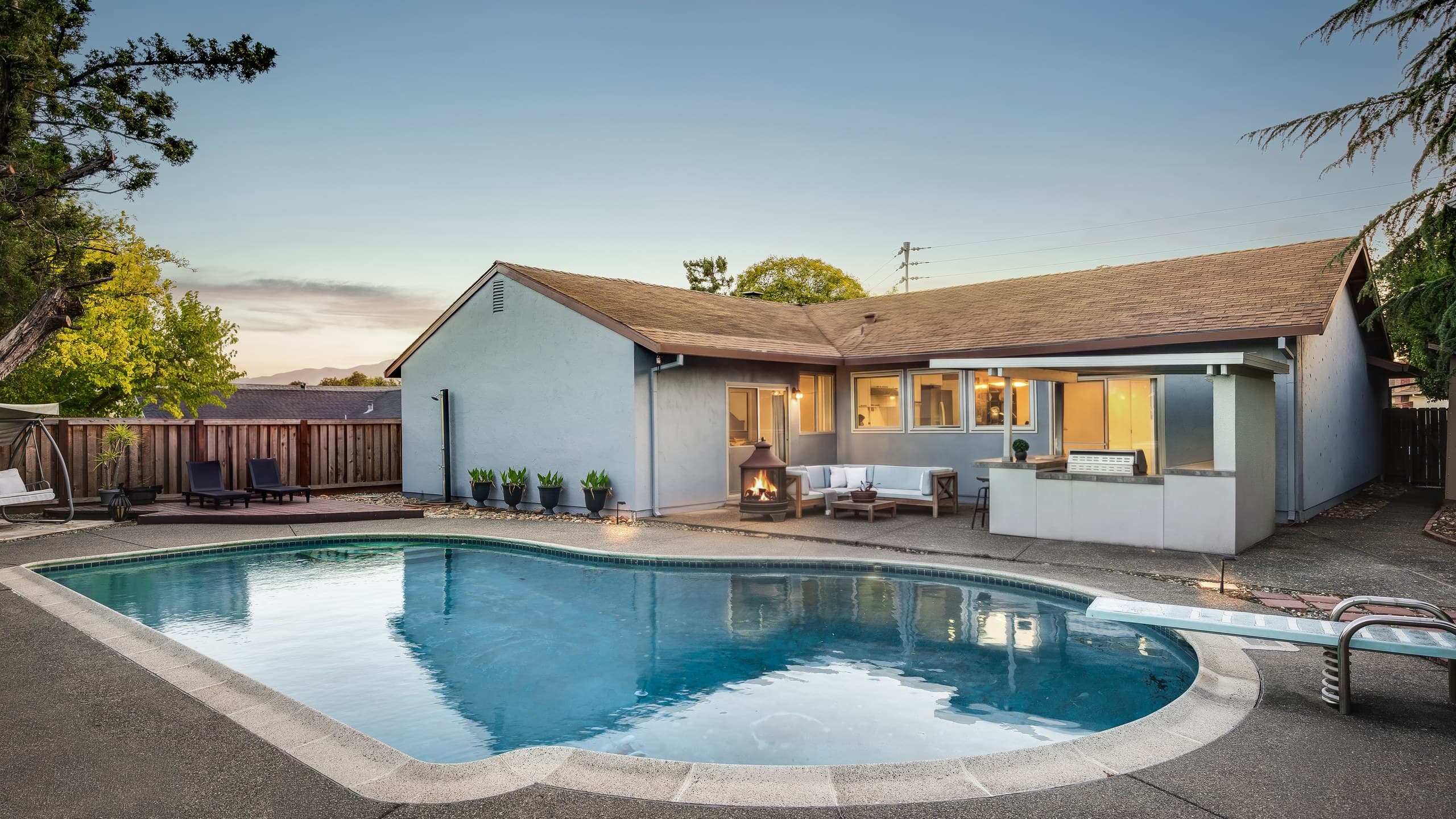 434 San Carlos Way at twilight.